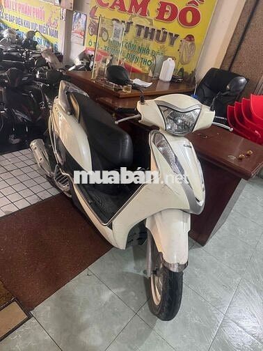 Honda Lead Trắng