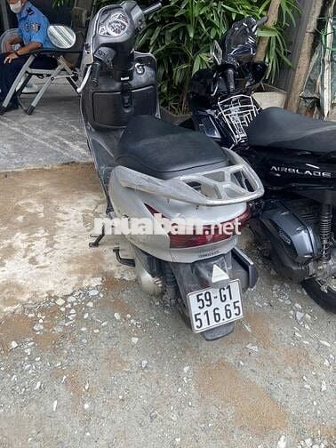 Chật nhà thanh lý Lead 2012 