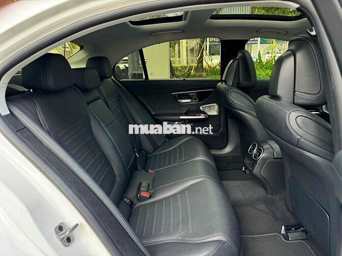 Mercedes Benz C300 AMG V1 2022 Trắng 26.000km