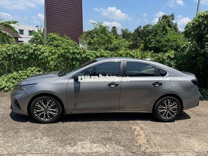 Kia K3 Premium 2022 Xám
