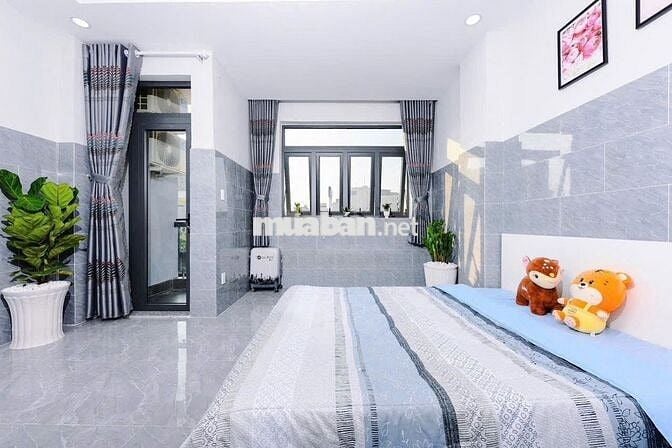 Phòng ban công ngay cầu Điện Biên Phủ cho sinh viên UEF Q1 Bình Thạnh