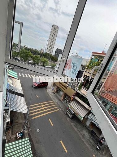 Cho thuê phòng mặt tiền số 6 Hồ Hảo Hớn, Q1