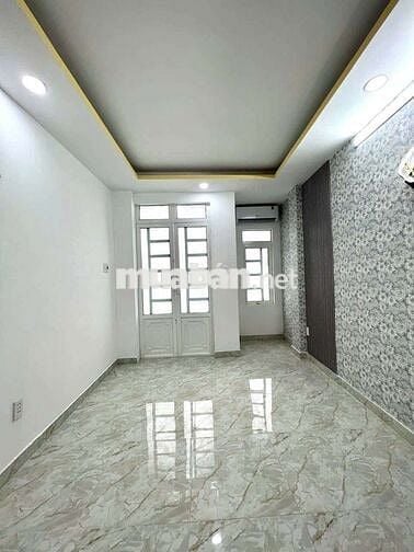 Cho thuê nhà đẹp Fhunl Nội Thất Y Hình 