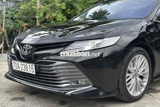 Toyota Camry 2.5Q 2019 nhập Thái Lan