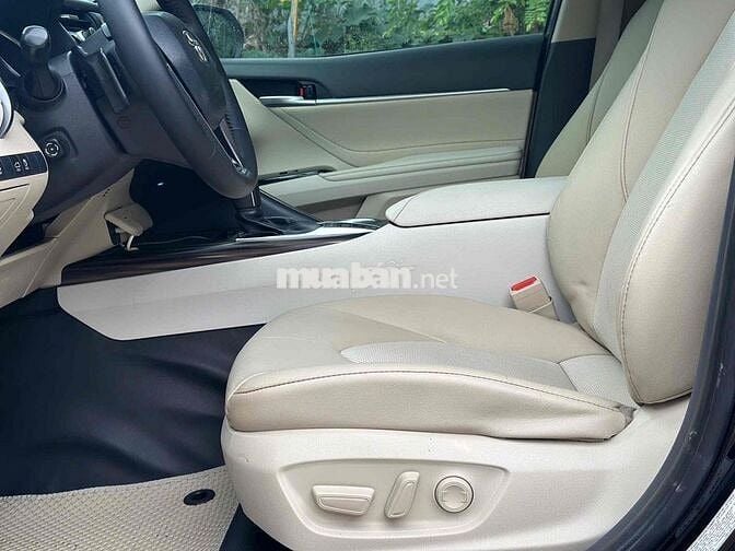 Toyota Camry 2.5Q 2019 nhập Thái Lan