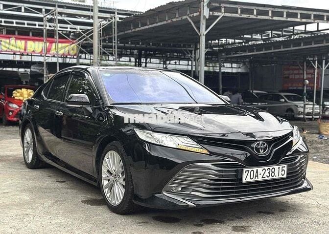 Toyota Camry 2.5Q 2019 nhập Thái Lan