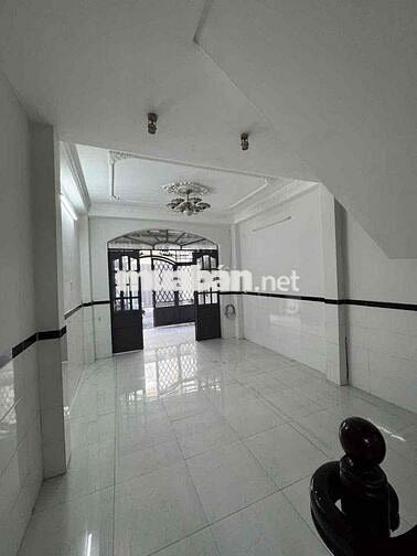 Cho thuê nhà vô ở ngay thuộc đường Nguyễn Văn khối 56 m vuông trệt lầu