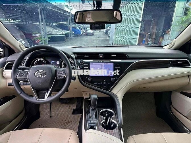 Toyota Camry 2.5Q 2019 nhập Thái Lan