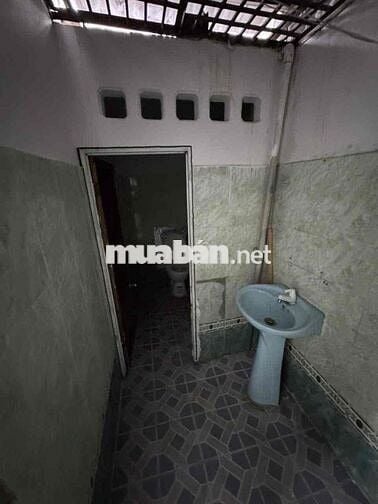 Cho thuê nhà vô ở ngay thuộc đường Nguyễn Văn khối 56 m vuông trệt lầu
