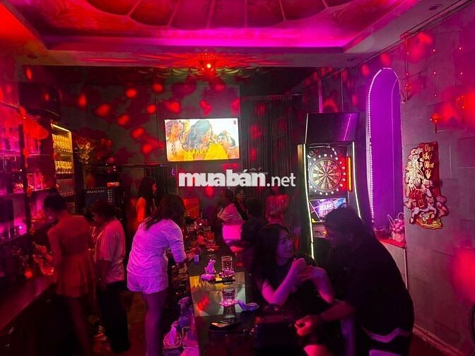 [KO CẦN KN] 20 NV PHỤC VỤ QUẦY BAR QUẬN 1