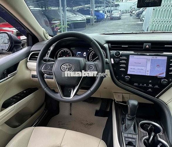 Toyota Camry 2.5Q 2019 nhập Thái Lan