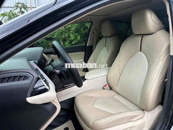 Toyota Camry 2.5Q 2019 nhập Thái Lan