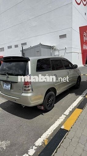 Toyota Innova 8 chỗ Số sàn Xăng Vàng cát