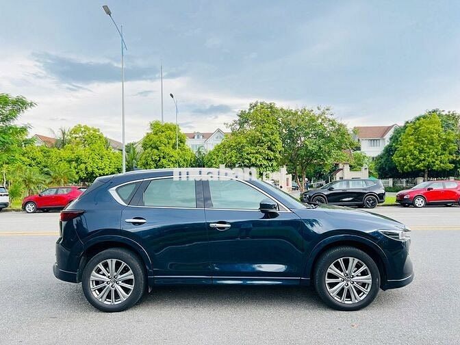 Mazda CX-5 Premium Exclusive 2024 47000 km Xanh