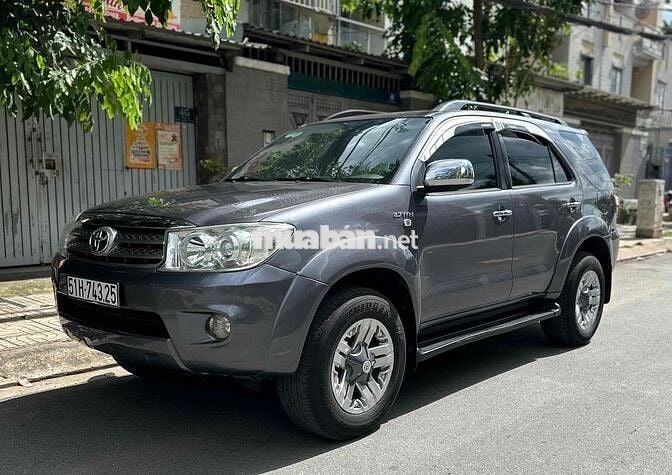 Toyota Fortuner 2010 Xăng Xám