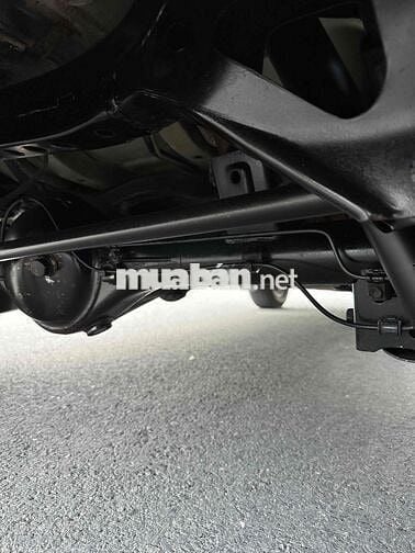 Toyota Innova 8 chỗ Số sàn Xăng Vàng cát