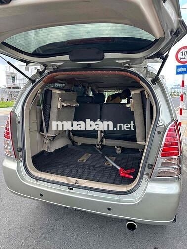 Toyota Innova 8 chỗ Số sàn Xăng Vàng cát