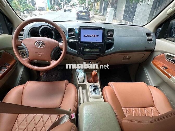 Toyota Fortuner 2010 Xăng Xám