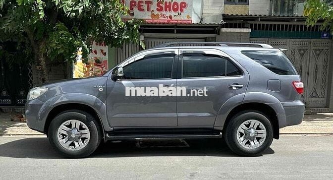 Toyota Fortuner 2010 Xăng Xám