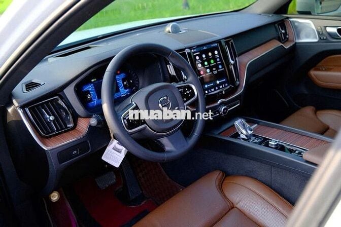 Volvo XC60 B6 Mild Hybrid 2024 Trắng