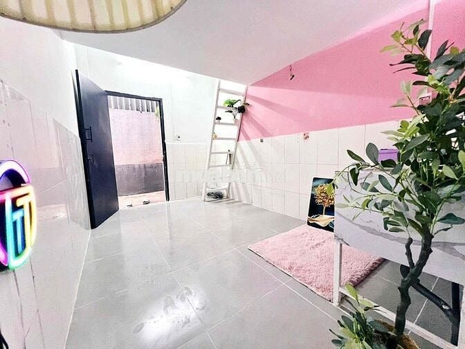 TRỌ TRỆT - GÁC CAO 2M - DẮT XE VÔ NHÀ - 2TR - GẦN HƯƠNG LỘ 2
