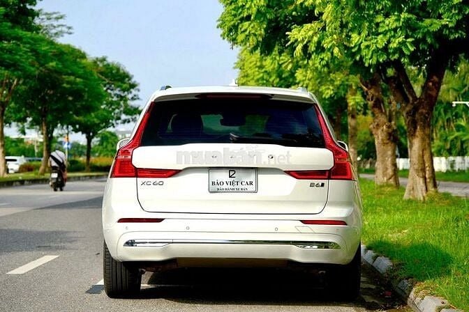 Volvo XC60 B6 Mild Hybrid 2024 Trắng