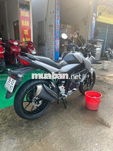Yamaha R15v3 Cam Xe côn tay
