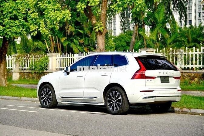 Volvo XC60 B6 Mild Hybrid 2024 Trắng