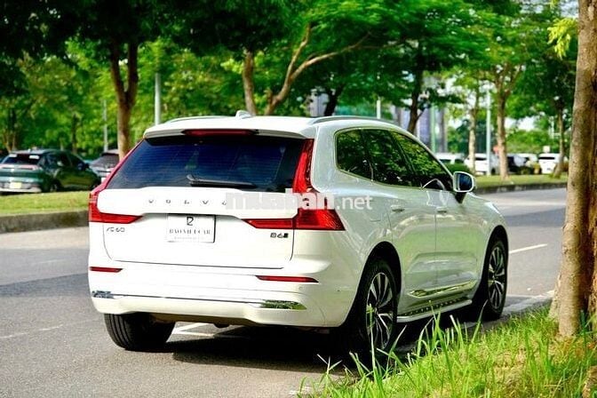 Volvo XC60 B6 Mild Hybrid 2024 Trắng