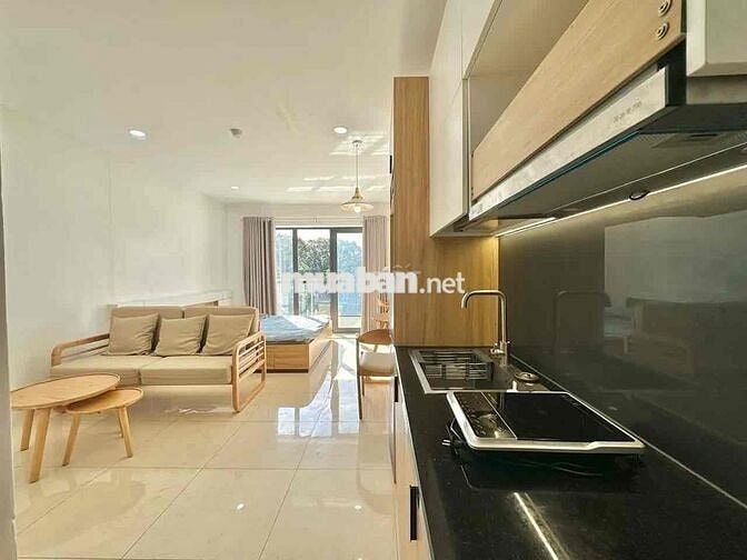 Căn hộ dịch vụ sẵn nội thất, ban công riêng siêu thoáng
