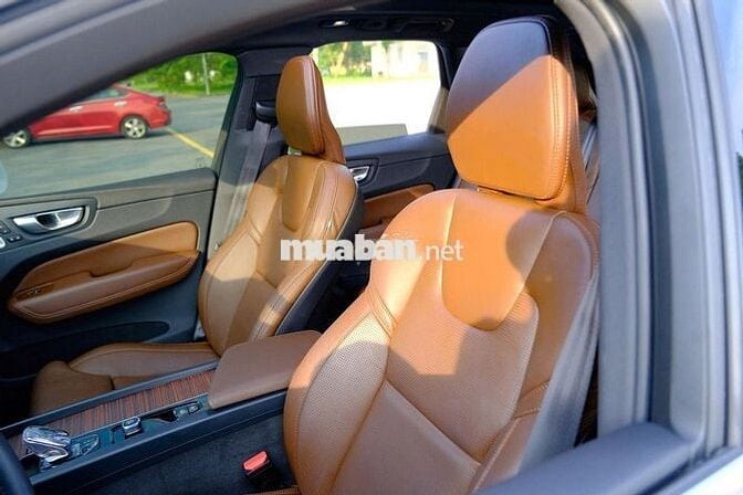 Volvo XC60 B6 Mild Hybrid 2024 Trắng