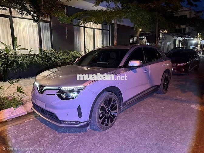 Vinfast VF8 Lux Plus 2024 Xám nóc bạc