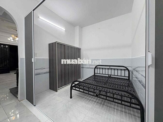 Cho thuê nhà hẻm thông xe hơi 1 trục Lê Văn Thọ DT 64 m trệt lầu giá 1
