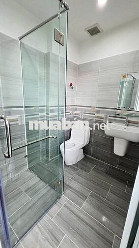 MẶT TIỀN NGUYỄN HỮU CẢNH HƠN 10M NGANG NHÀ MỚI CÓ CỬA CUỐN