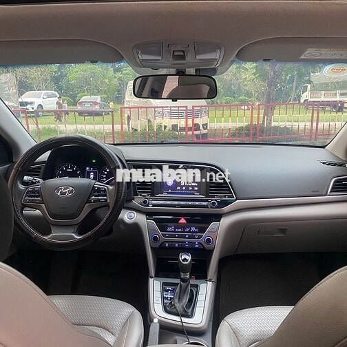 Hyundai Elantra 1.6 Số tự động 70000 km Trắng