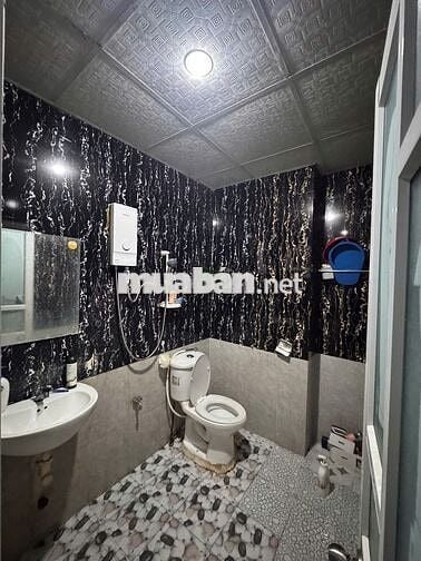 CHO THUÊ NHÀ Ở KINH DOANH 12 PHÒNG HẺM HÙNG VƯƠNG KHU PHỐ TÂY