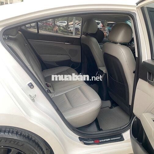 Hyundai Elantra 1.6 Số tự động 70000 km Trắng