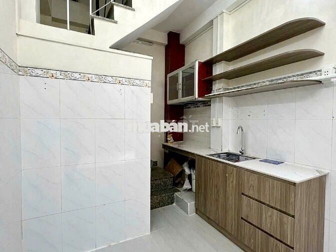 Bán nhà kiên cố 2 lầu hẻm Lý Thái Tổ, Phường Vườn Lài
