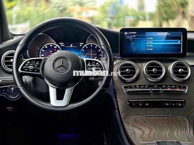 Mercedes GLC200 4MT 2022 màu Trắng 26.000 Miles