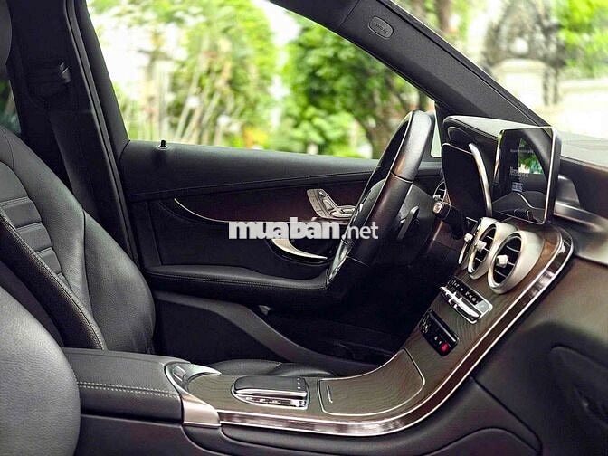 Mercedes GLC200 4MT 2022 màu Trắng 26.000 Miles