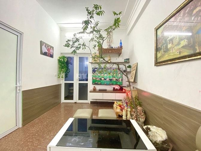 CC cho thuê căn hộ 2 ngủ + 1 khách+ 1 vệ sinh KĐT Đền Lừ, ở ngay, 10tr