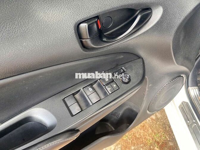 Toyota Vios E CVT 2023 Tự động Trắng