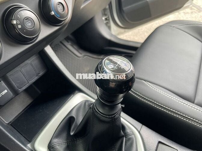 Toyota Altis 1.8 MT 2017 Bạc 84.000km