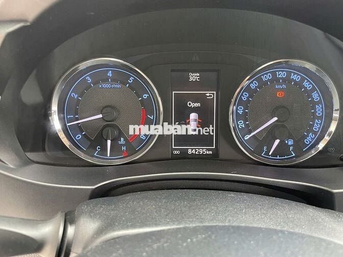 Toyota Altis 1.8 MT 2017 Bạc 84.000km