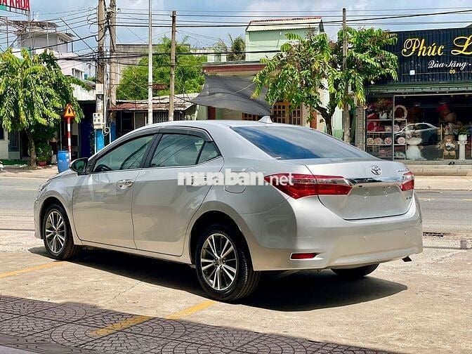 Toyota Altis 1.8 MT 2017 Bạc 84.000km