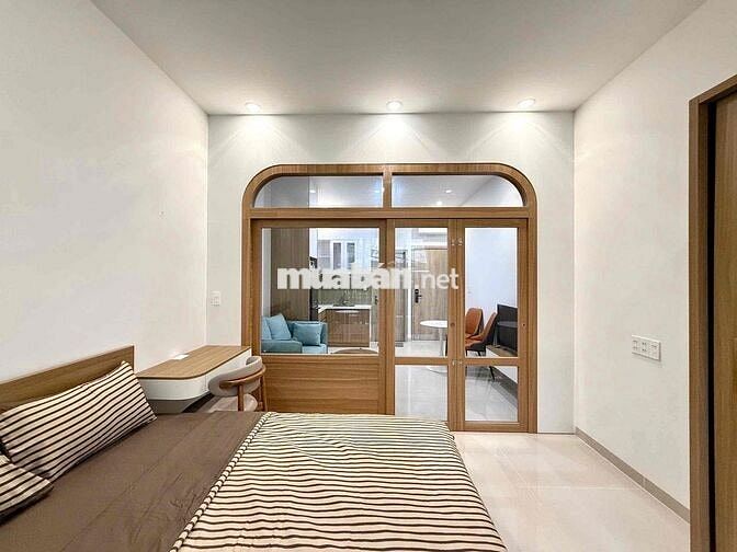 CĂN HỘ 1PN BAN CÔNG , 42m2 - NGAY VÒNG XOAY DÂN CHỦ QUẬN 3