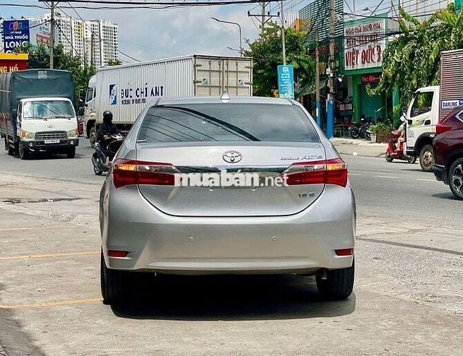 Toyota Altis 1.8 MT 2017 Bạc 84.000km