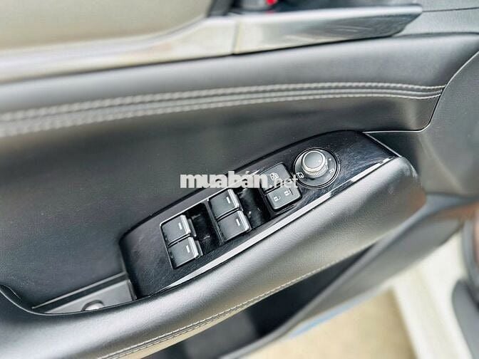 Mazda 6 2.0 Premium TCCC 2021 Trắng 60000 km
