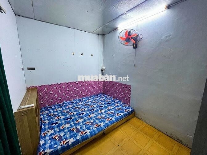 Phòng trọ Quận 3 - Tiện Nghi - Nội thất cơ bản  - Nhà vệ sinh riêng