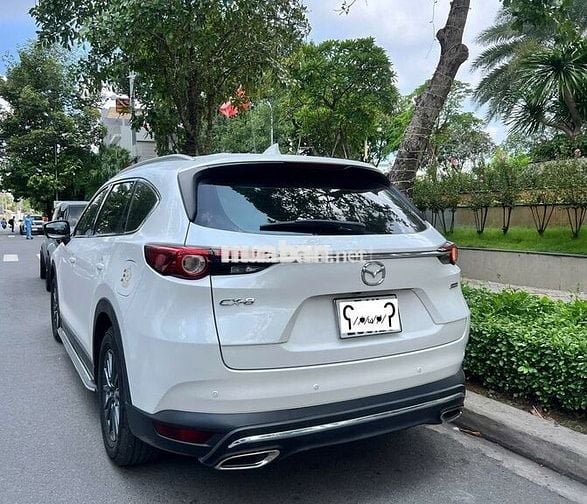 Mazda CX-8 Deluxe 2022 Trắng 7 chỗ